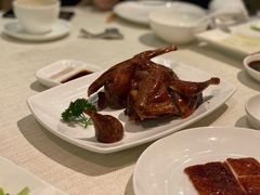 脆皮烧乳鸽-御宝轩(益丰·外滩源店)