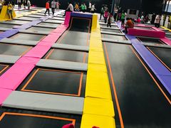 -嘿哟动霸CHUA·新潮玩运动娱乐中心·蹦床滑冰团建乐园