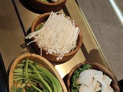 -左庭右院鲜牛肉火锅(金山万达店)