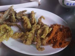 -黄利砖万峰林布依特色酸笋牛肉馆