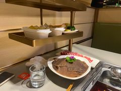 -海底捞火锅(曹安公路店)