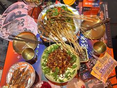 -何师烧烤Pro ·江湖川菜·小龙虾·精酿(太古里旗舰店)