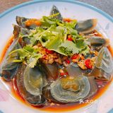 吃蟹这么多年第一次见每只蟹对半切开后蟹黄整整齐齐一家人的[吐]