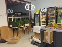 -天天向上素食餐厅(五台山店)