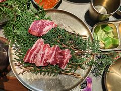 -草家酱蟹炭火烤肉店(珲春南路一店)