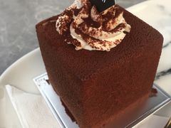 -UNI UNI(环亚凯瑟琳店)