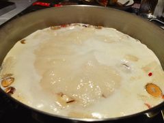 -尚尚仙·酸汤猪手·猪肚鸡火锅(华联万柳购物中心店)