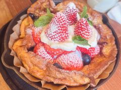 草莓莓果荷兰松饼-Blac+Blac(中海环宇荟店)