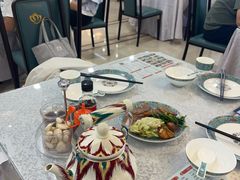 -汗腾格里·风味餐厅(新疆驻京办店)