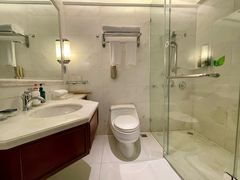 -深圳富苑皇冠假日套房酒店