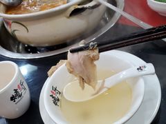 -烧哥美蛙肥肠鱼火锅·十五年社区店