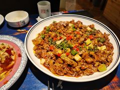 老巷子肥肠鸡-付掌柜在成都·热炒砂锅集(金禾店)
