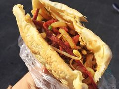 锅盔夹张飞牛肉-小陈方酥锅盔(古城总店)
