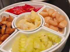 -帅巴人舅母子腊蹄民俗村