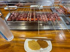 -哈尔滨小酒馆·鲜肉现穿自助烧烤(康新花园店)