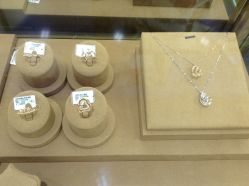 -恒阳珠宝·高级定制镶嵌·天然彩宝·天然钻石(南京西路店)