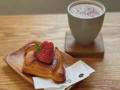 草莓可颂-怪 kafe.