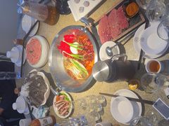 -茅草房·河畔园林火锅