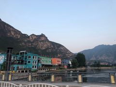 -百里峡七彩艺术小镇