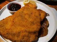 -LENBACH兰巴赫西餐啤酒坊(大连东港店)