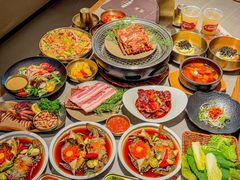 -草家酱蟹炭火烤肉店(珲春南路一店)