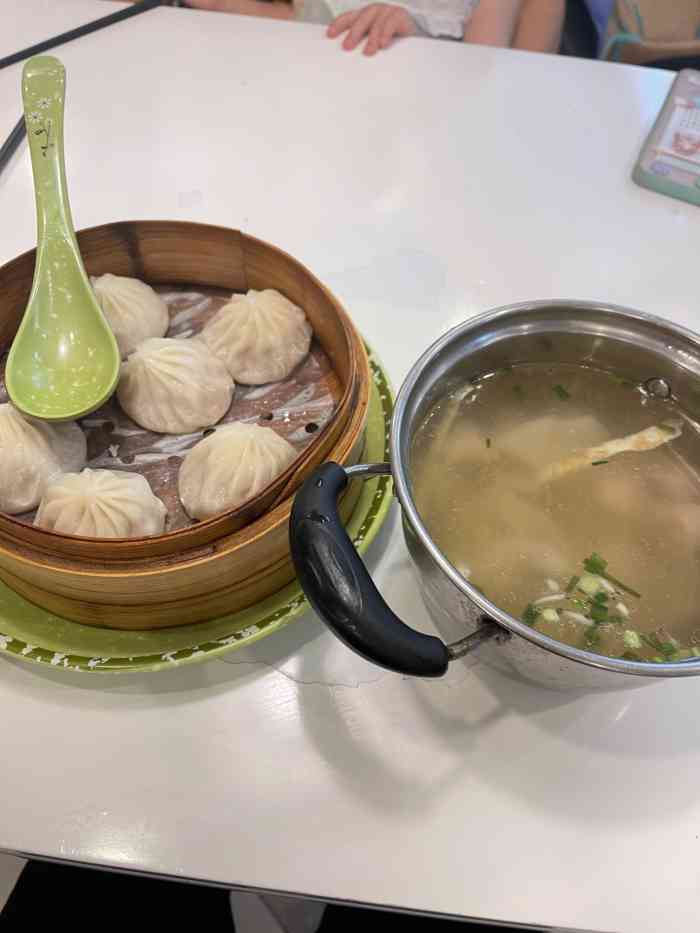 沧浪亭面馆(徐汇日月光店)-"红烧大排面,原本以为浇头都是大排,没想到