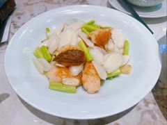 羊肚菌釀虾滑炒芦笋-火婆子·川小馆(扬韬科技广场店)