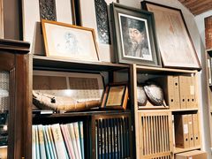 -邊城書店