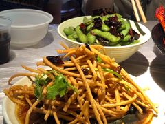 散子拌皮蛋-巴厘龙虾·榜首油焖大虾(洞庭·艺术洋房店)