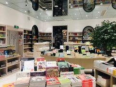 -钟书阁(群光广场店)