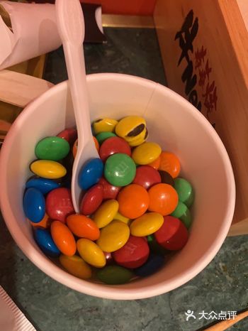 今天火锅吃撑了，超满足