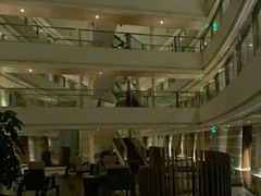 -上海滴水湖皇冠假日酒店