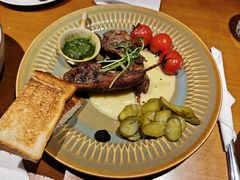 -JINNS锦时 steak&pizza(浸信会礼拜堂旧址店)