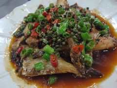 干烧耗儿鱼-洪霞餐馆