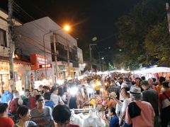 -周日夜市