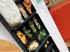 -新世界·过桥米线宴