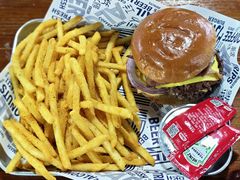 -TRIPS BURGER(大钟寺店)