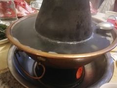 -洞庭洲·防空洞火锅·烧烤·铜锅涮肉(新百广场店)