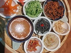 -包整·丝娃娃(一览甲秀楼风景店)