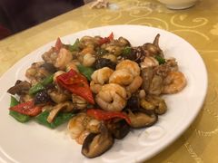 -鑫渔港海鲜本地菜·山海关浑锅(东戴河店)