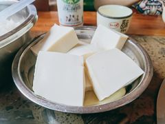 -黄利砖万峰林布依特色酸笋牛肉馆