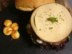 -HIGH FIVE哈福手工汉堡(桂林路店)