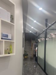 -苗方清颜专业祛痘·皮肤管理