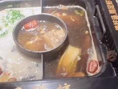 -老牌坊云南鱼豆花火锅(哈西万达店)