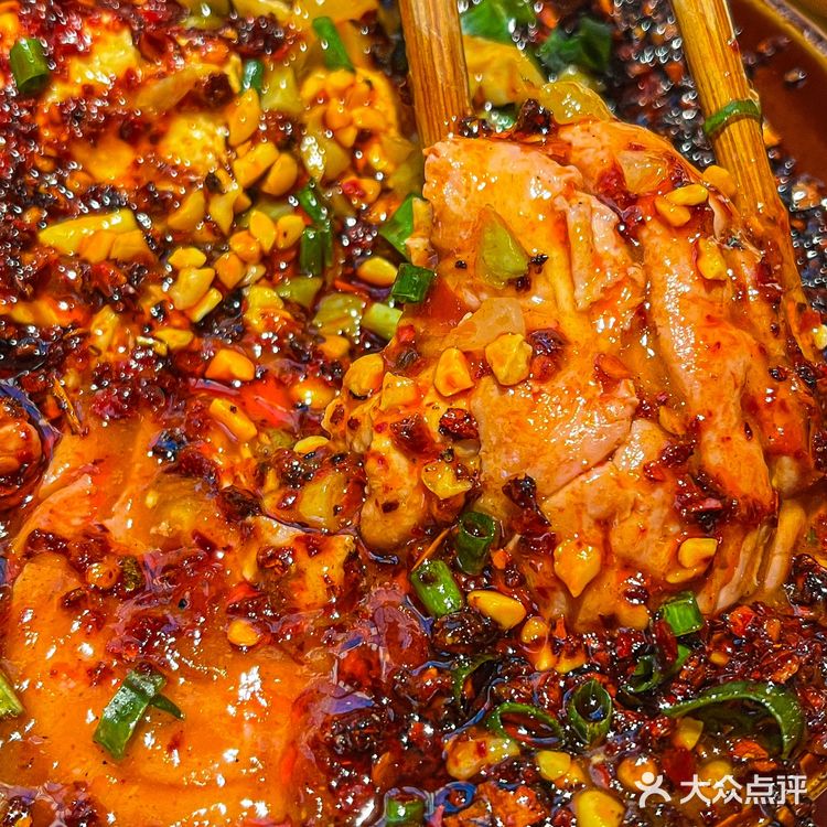 坚持一次性用油,鱼蛙火锅冬天吃也太香了