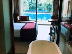 -三亚湾海居铂尔曼度假酒店