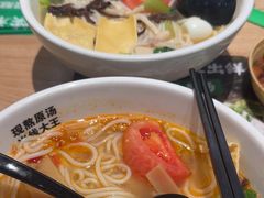 -蒙自源米线大王(东站店)