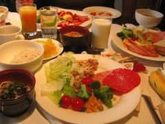 -志龙皇冠吃货椰子铺