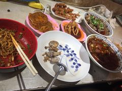 -爆炸头阿姨小四川正宗川味小吃(无任何分店)