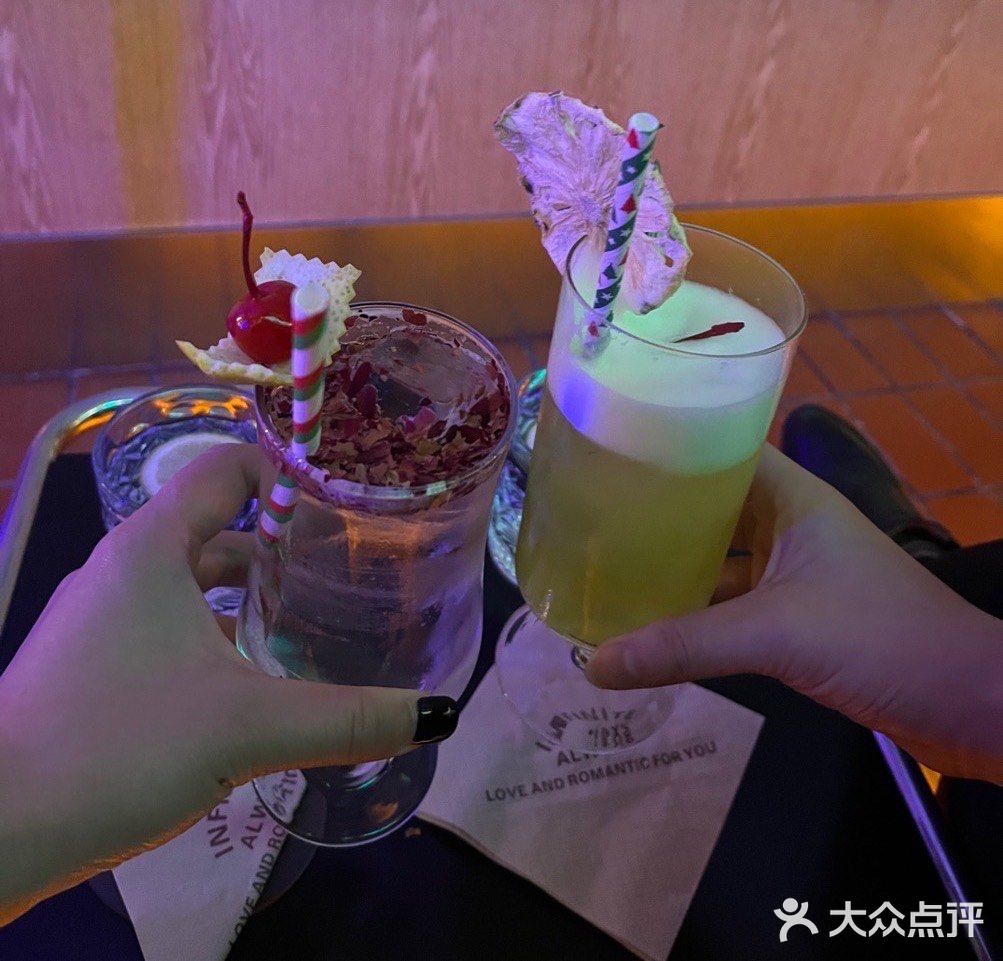 玉林街角，周末下午的两杯甜美调酒